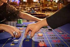 Putaran active Speed Blackjack menampilkan tangan dealer dan pemain dengan pilihan Hit Stand Double Down